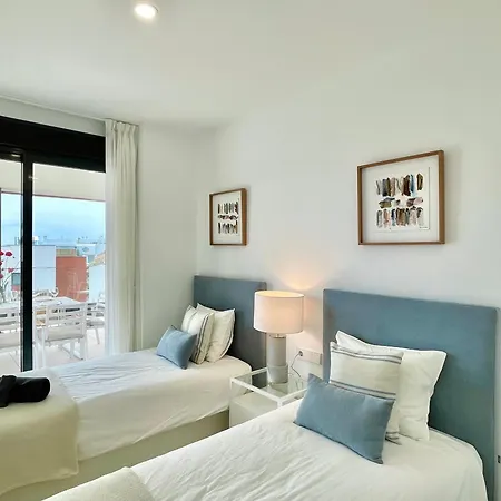 Apartment Magnificient 3 Bedroom By The