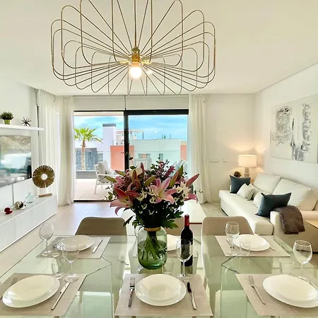 Magnificient 3 Bedroom By The Apartment *