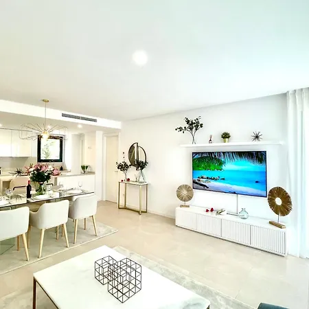 Apartment Magnificient 3 Bedroom By The